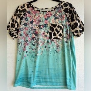 Short sleeved leopard turquoise pink floral womens size‎ large
